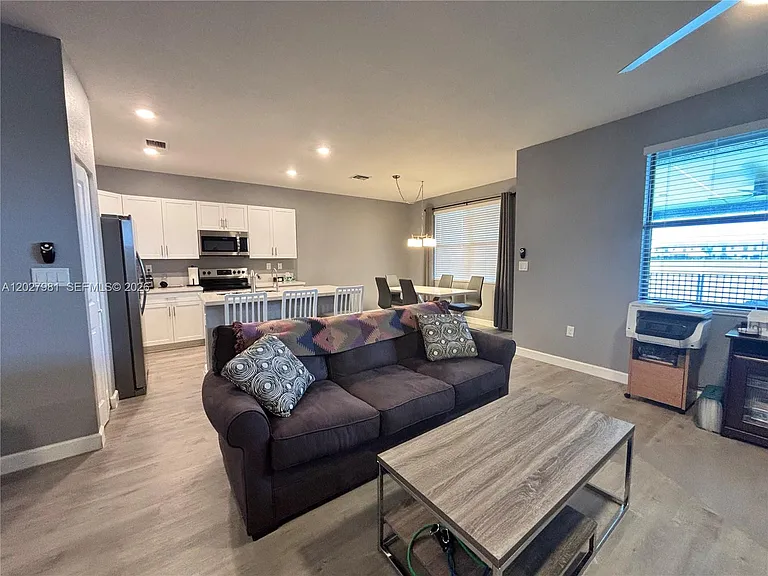 10251 SW 231st Ln — Photo 7