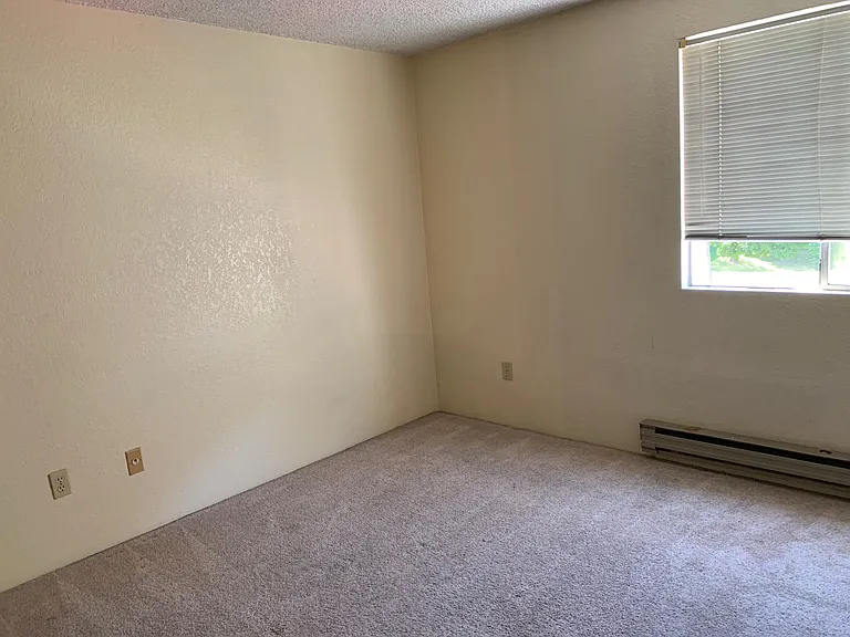 710B 10th St NE — Photo 11