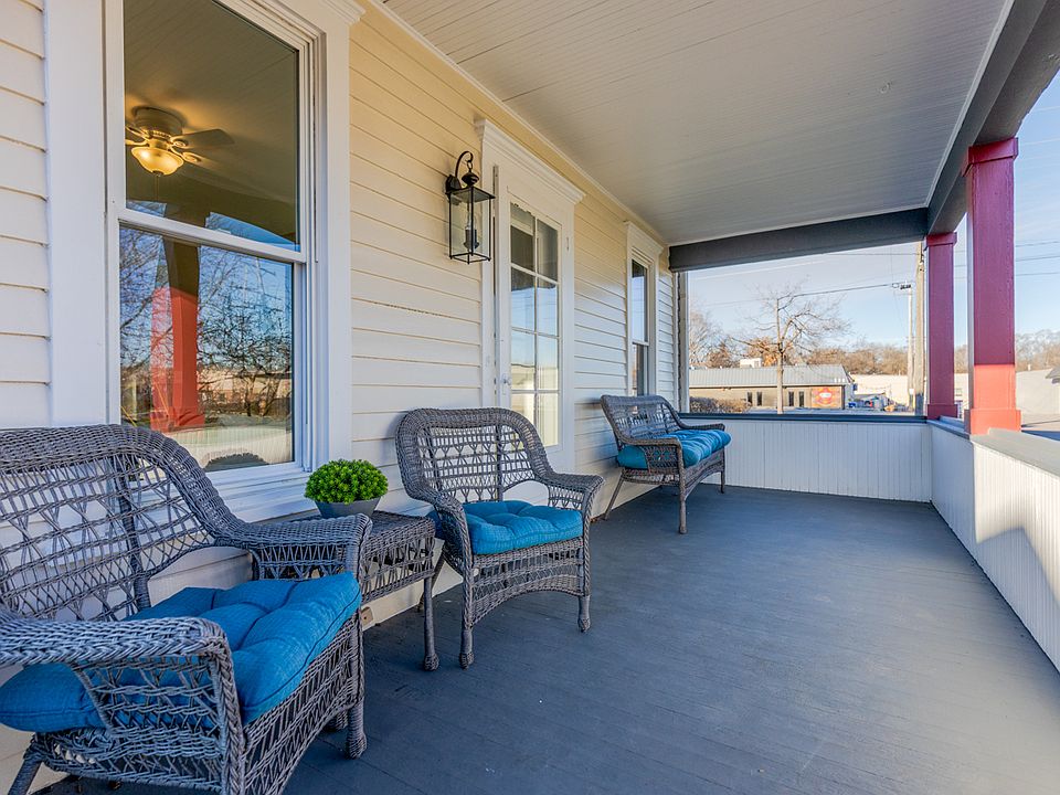 328 N 5th St, Geneva, IL 60134 Zillow