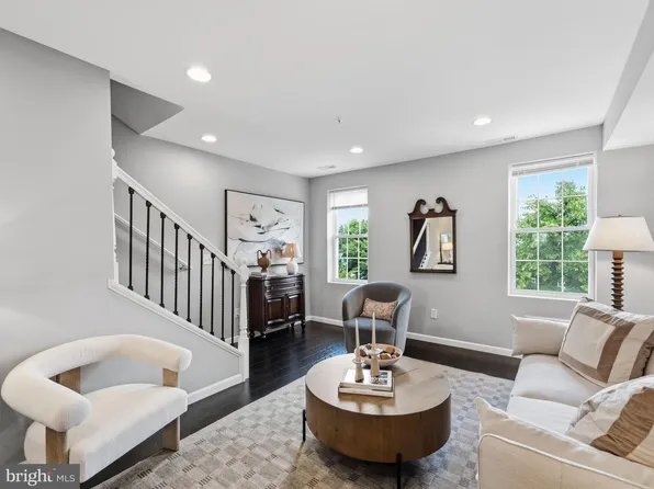 1705 D St SE Unit 2, Washington, DC 20003