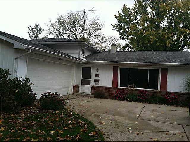 2nd image of 405 Parkwood Dr