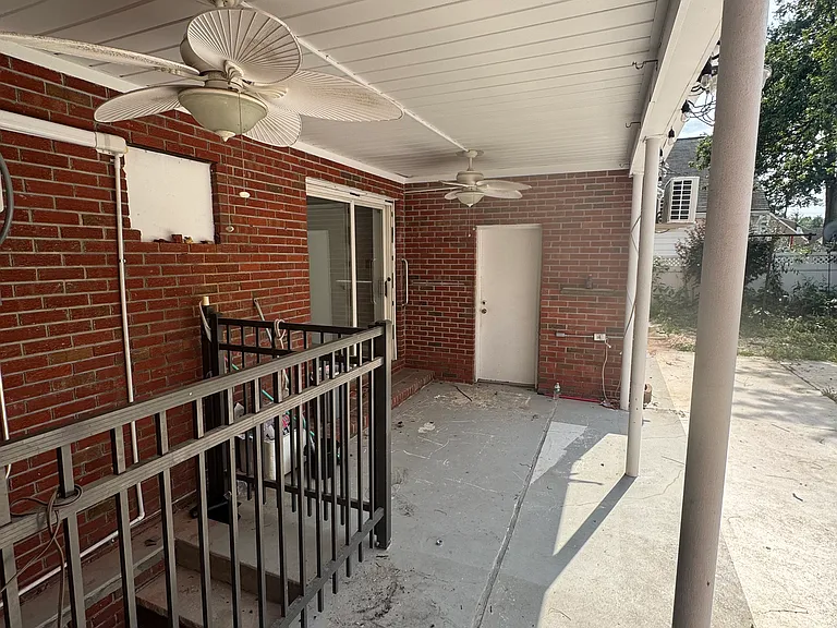 505 Saint Marks St #1 — Photo 4