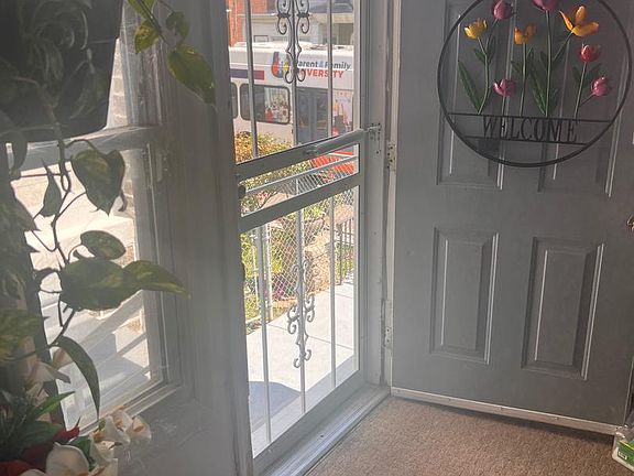 4th image of 207 E Fisher Ave