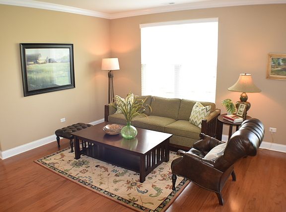 4th image of 3213 Eastbank Cir