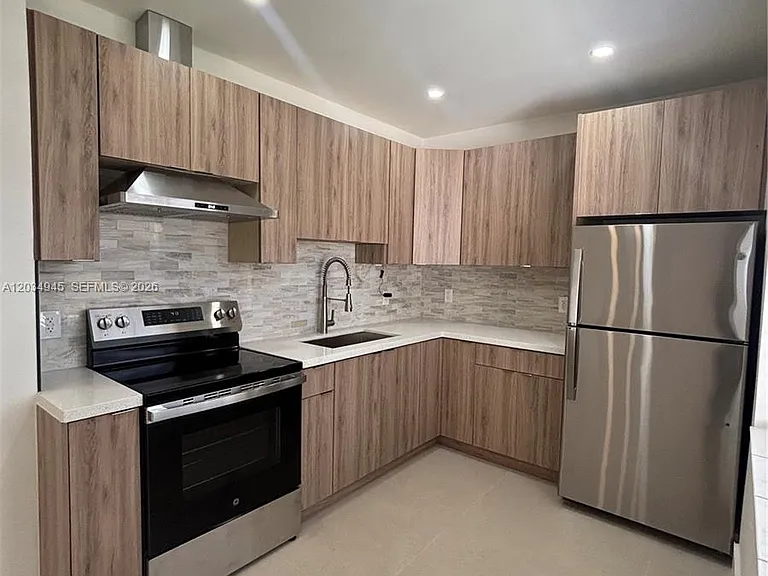 3606 SW 17th St #1 — Photo 8