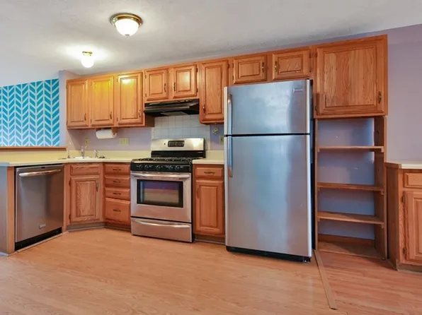 30 Angle St APT 36, Lowell, MA 01851