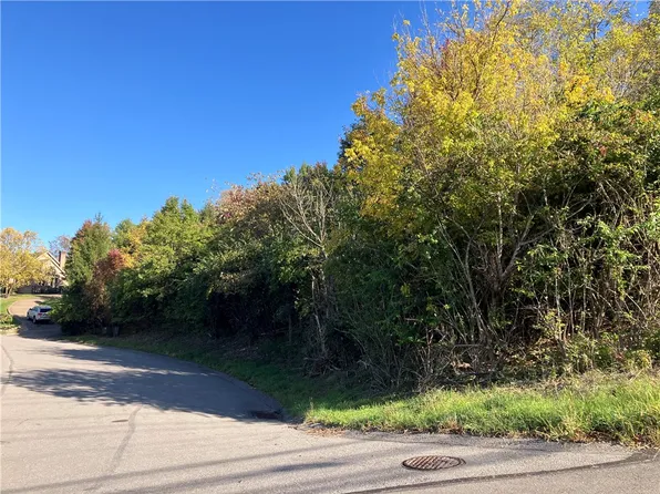 1002 Franklin Ct, Clairton, PA 15025