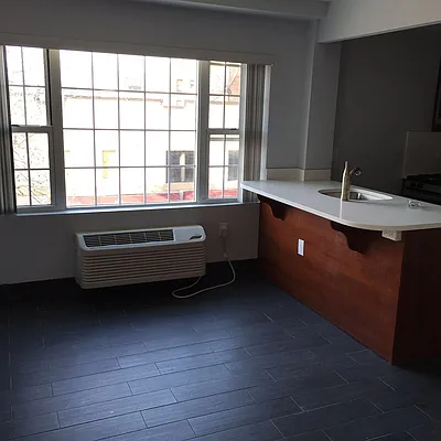 Rented by Roz Khan, LREB | media 22