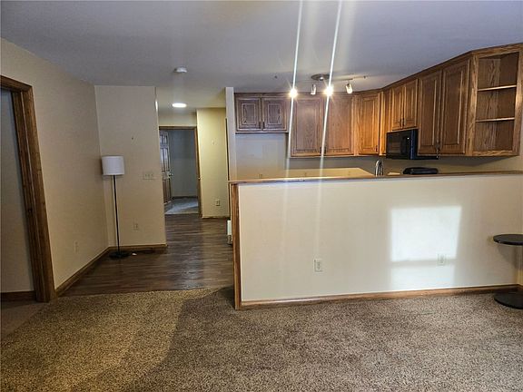 5th image of 121 Olive St