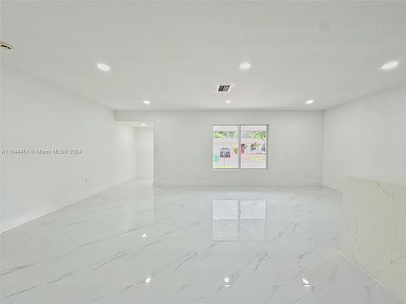 2nd image of 8469 Southampton Dr