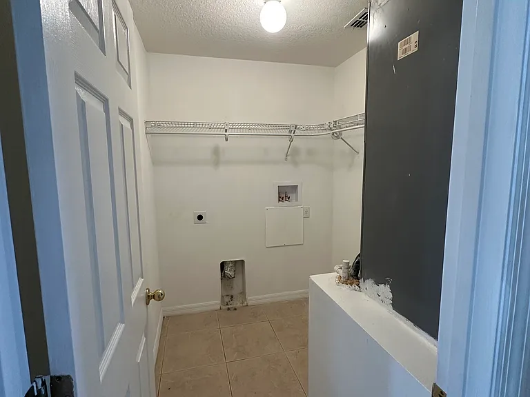 2529 12th Sq SW — Photo 12