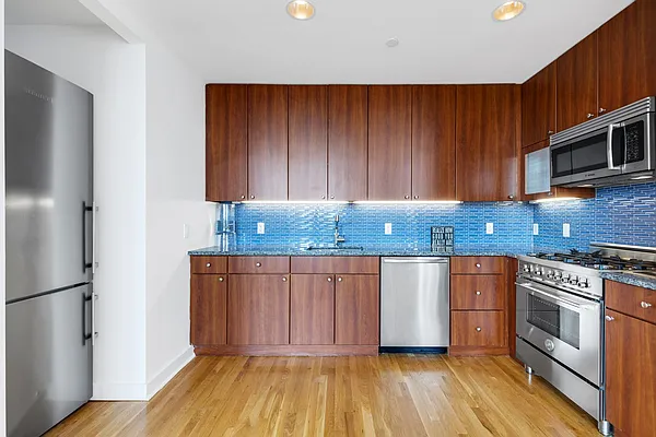 Rented by Cooper & Cooper Real Estate | media 7