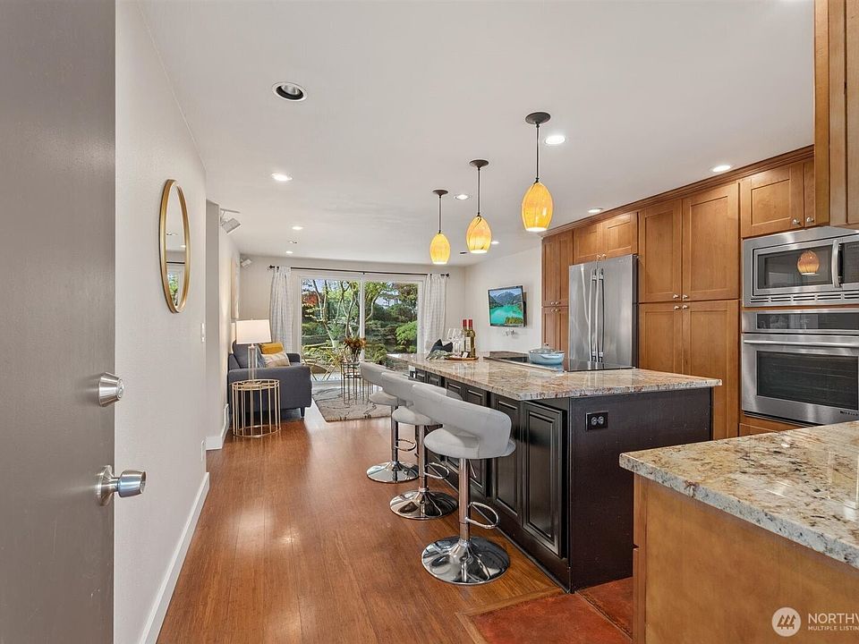 1st image of 315 10th Avenue S #101