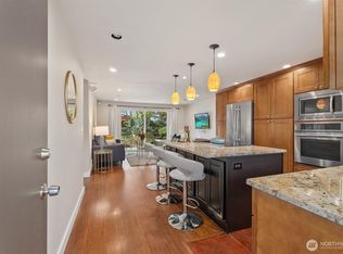 315 10th Ave S APT 101, Kirkland, WA 98033