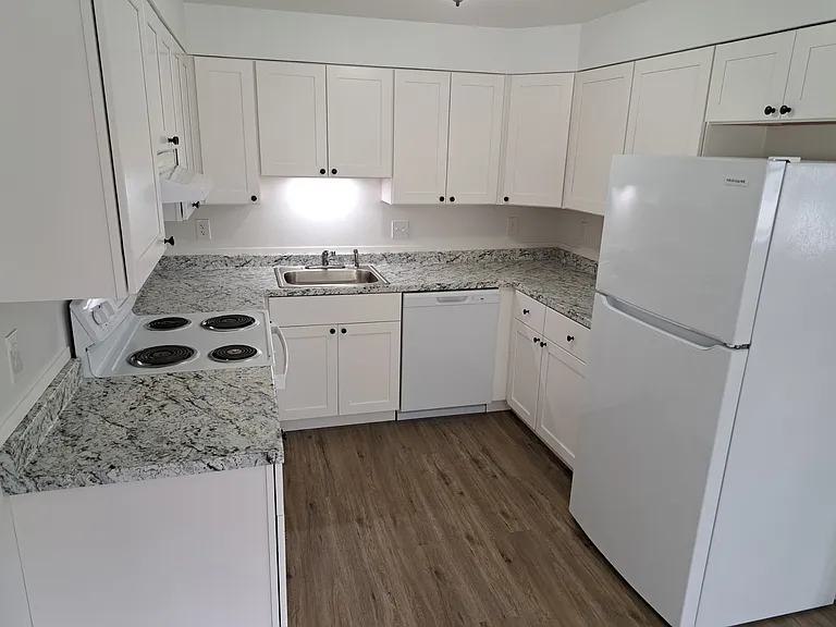 1670 Spruce Dr #B — Photo 19
