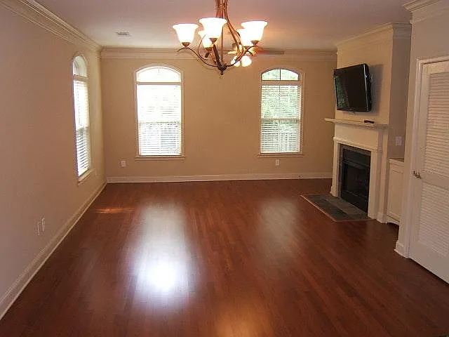 511 Perimeter Walk — Photo 1