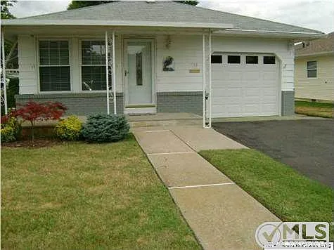 713 Jamaica Blvd photo 1