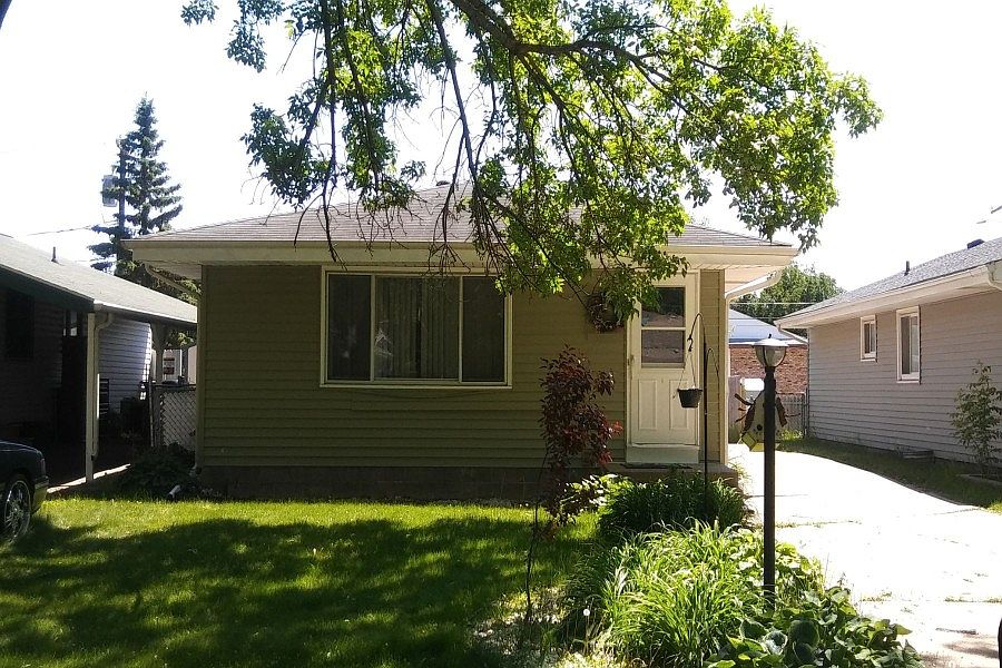 1st image of 2336 12th Ave E