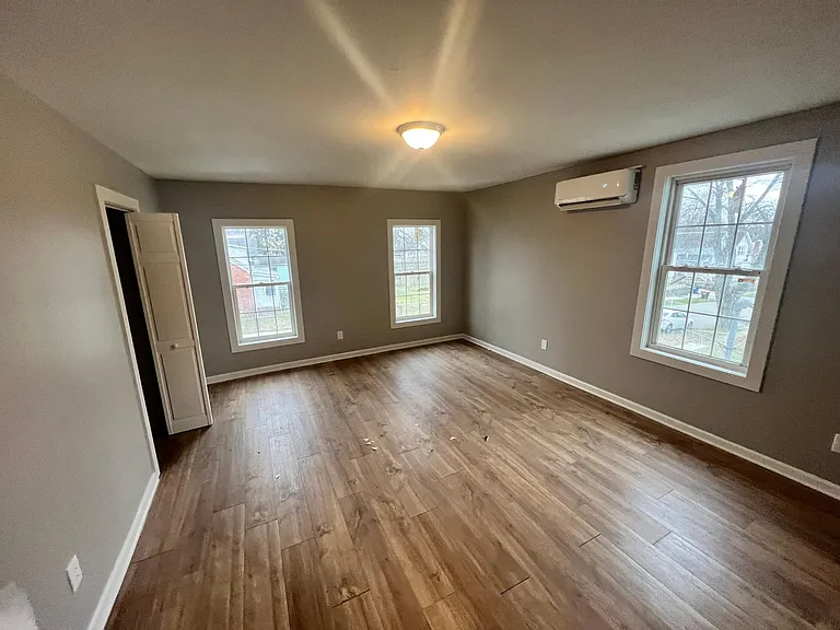 71 Moull St #5 — Photo 16
