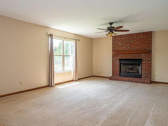 5th image of 1196 Redcoat Dr