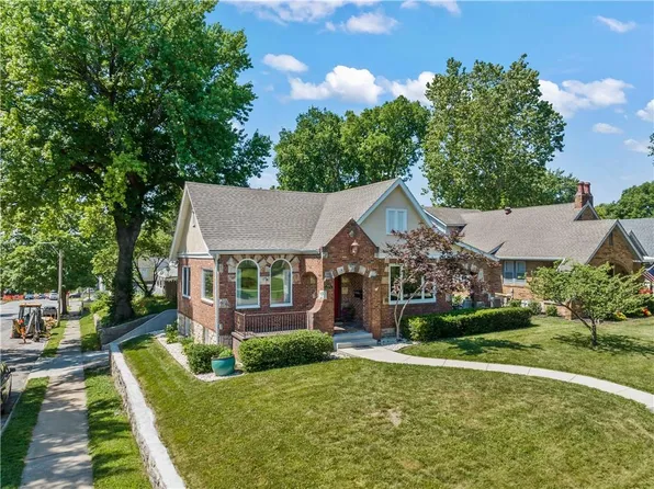 3625 Gladstone Blvd, Kansas City, MO 64123