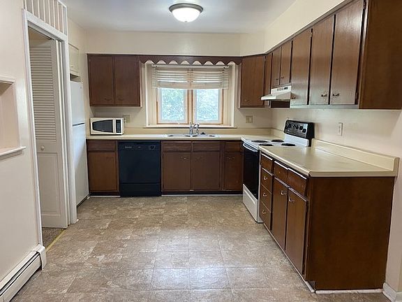 3rd image of 2 Mayfield Ave