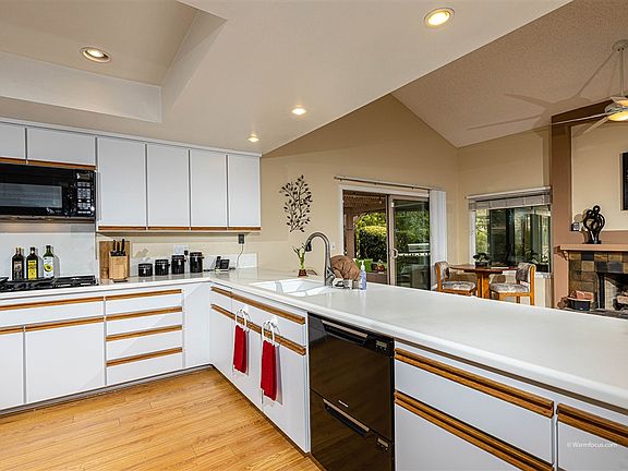 5th image of 1110 W Country Club Ln