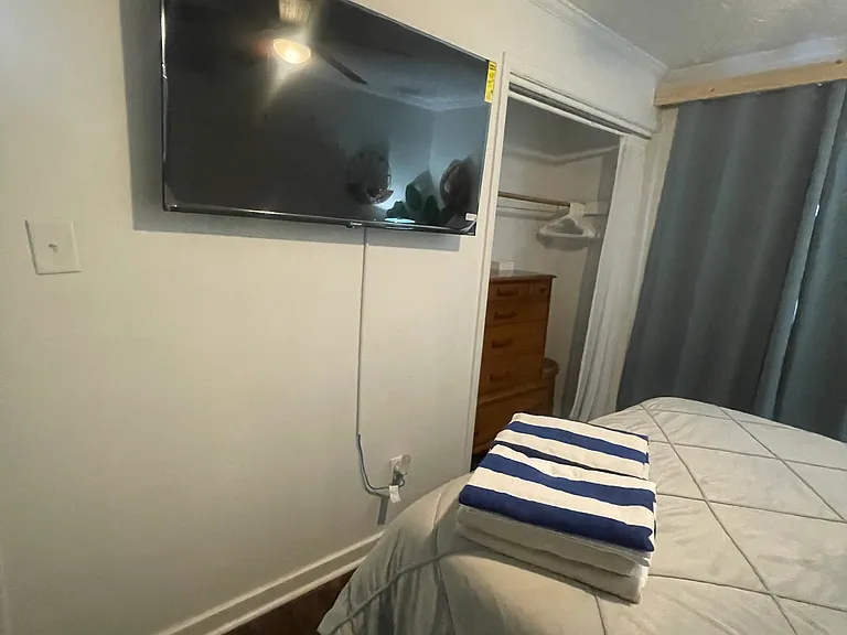 2229 Ireland Dr — Photo 9