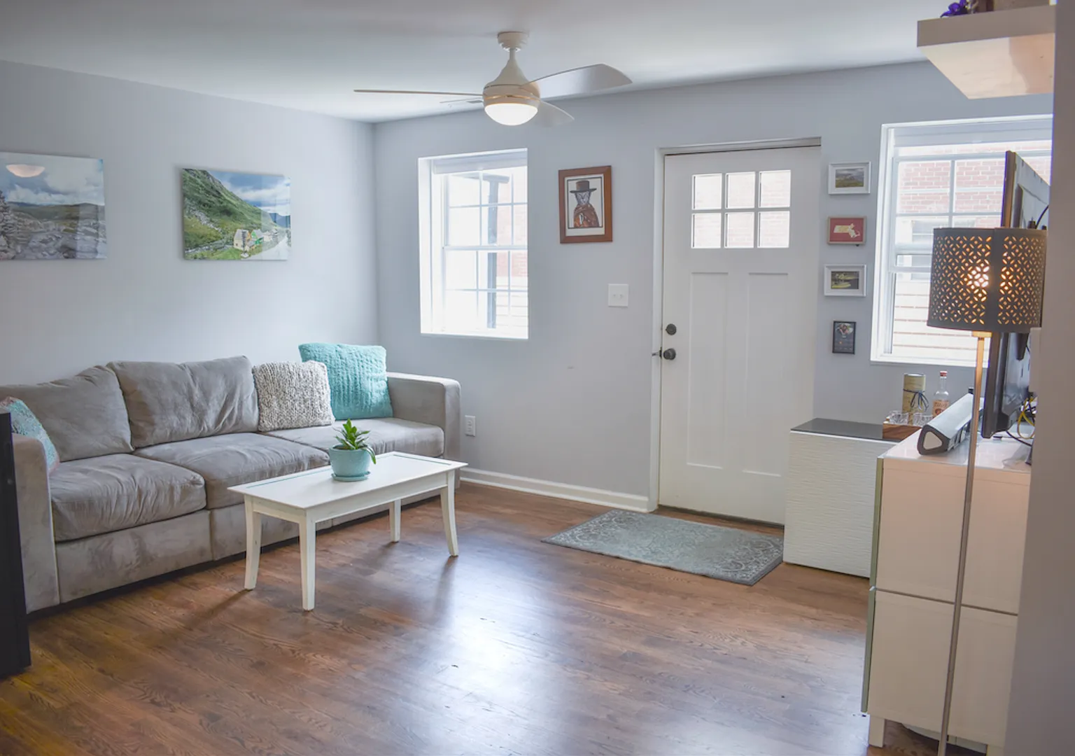 Beautiful 2 bedroom duplex in downtown Raleigh Available NOW! — Photo 4