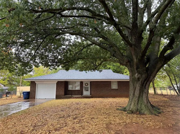 1305 S 10th St, Chickasha, OK 73018