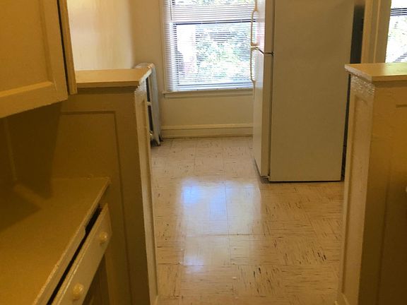 3rd image of 5140 S Woodlawn Ave APT 202