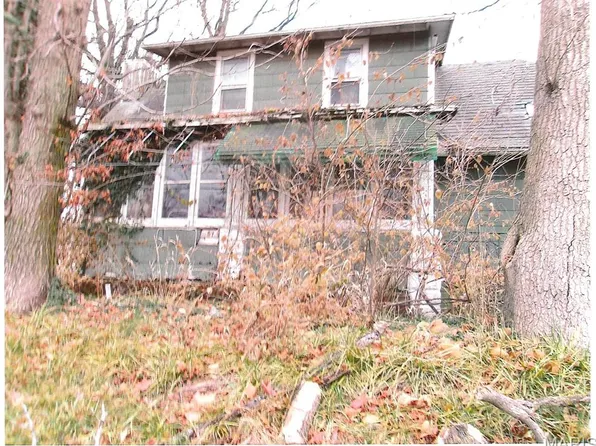 1221 E Park St, Taylorville, IL 62568