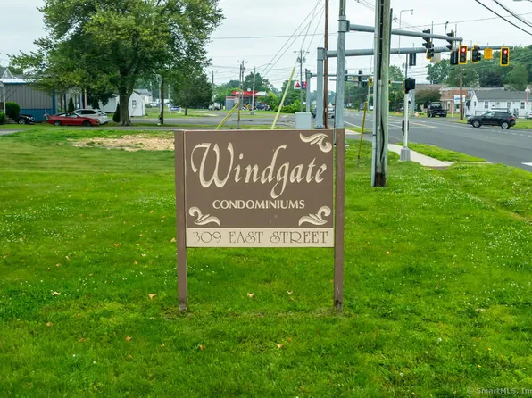 309 East Street APT 11, Plainville, CT 06062