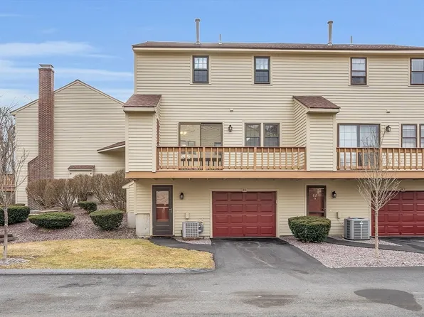 81 Apache Way Unit 81, Tewksbury, MA 01876