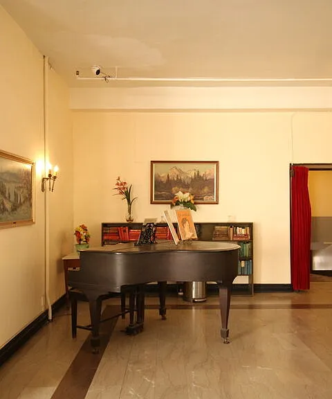 2121 James M Wood Blvd #310 — Photo 19