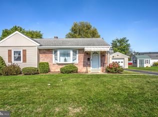 433 W End Ave, Akron, PA 17501