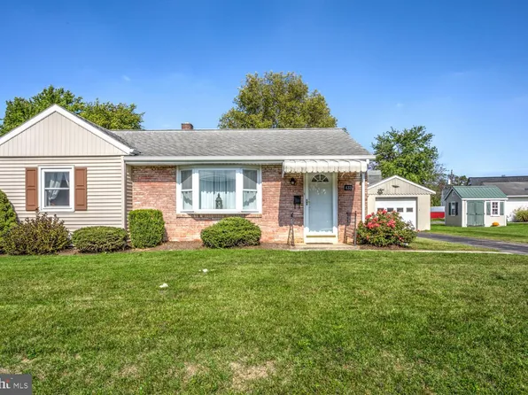 433 W End Ave, Akron, PA 17501