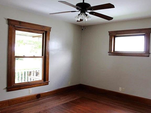 4th image of 131 Longford Ave