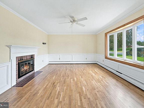 5th image of 321 Tyler Ln