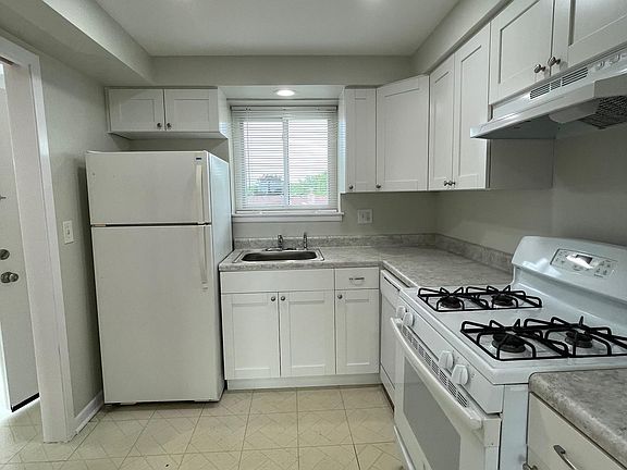2nd image of 6317 N Milwaukee Ave #3D