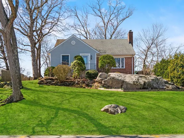 59 General Heath Avenue, White Plains, NY 10603
