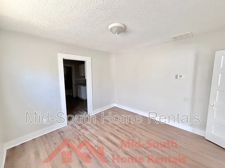 2263 Hunter Ave — Photo 7