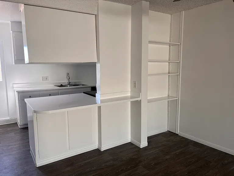 Juniper Court — Photo 3