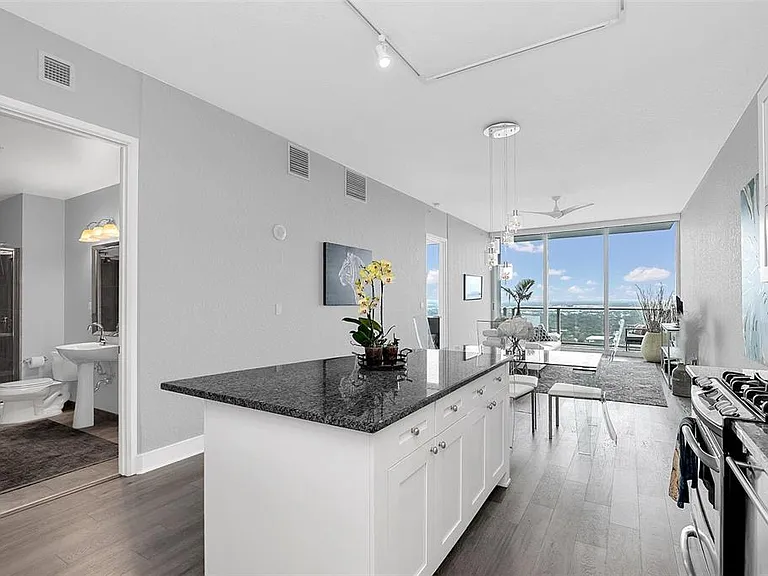 150 E Robinson St #31B — Photo 5