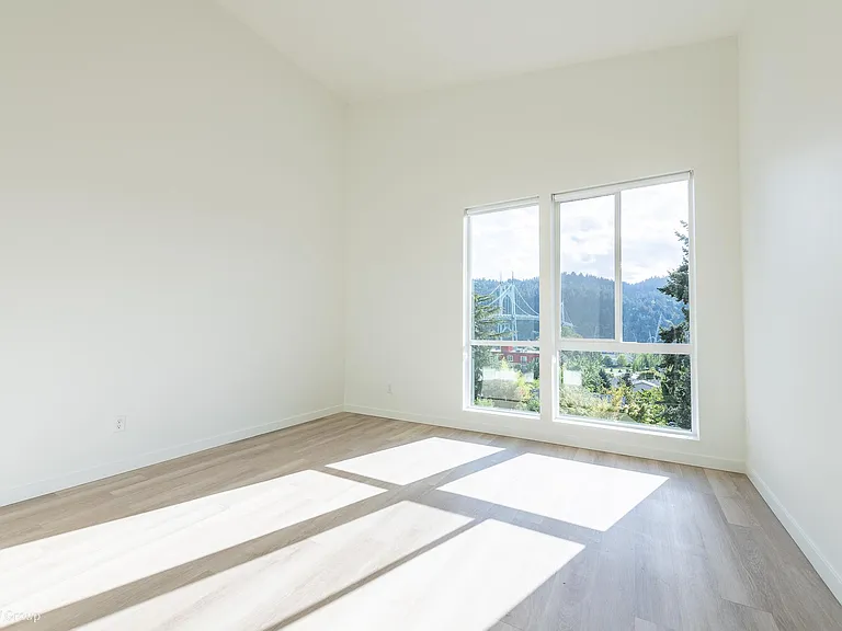 8770 N Willamette Blvd — Photo 8