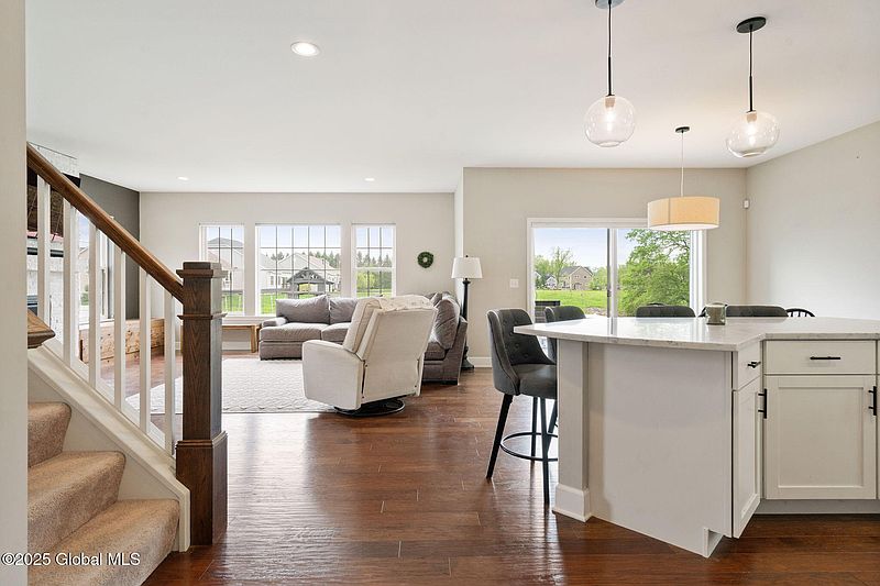 5th image of 18 Newell Lane