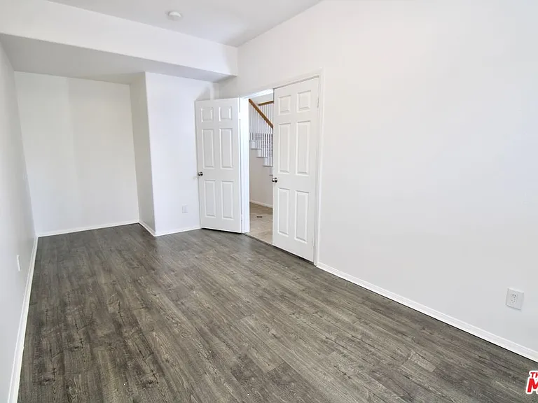 1124 Acapulco Ave — Photo 6