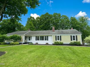 8 Sheraton Ln, Queensbury, NY 12804