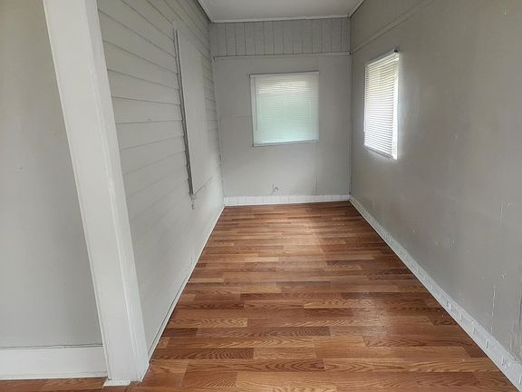3rd image of 1527 W 32nd St Floor 2