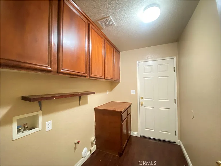 708 Hillview St — Photo 15